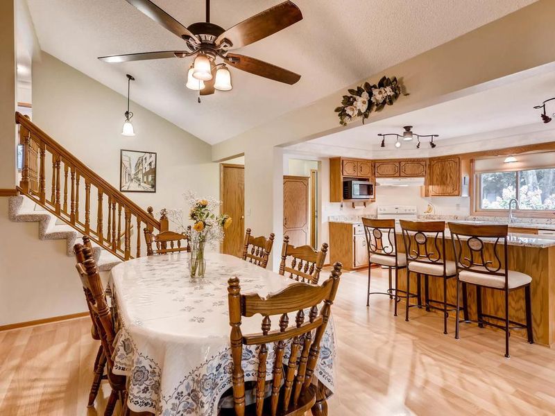 5493 Daisy Ct, White Bear Lake, MN 55110