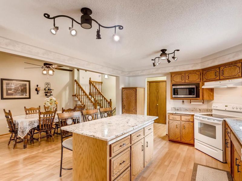 5493 Daisy Ct, White Bear Lake, MN 55110
