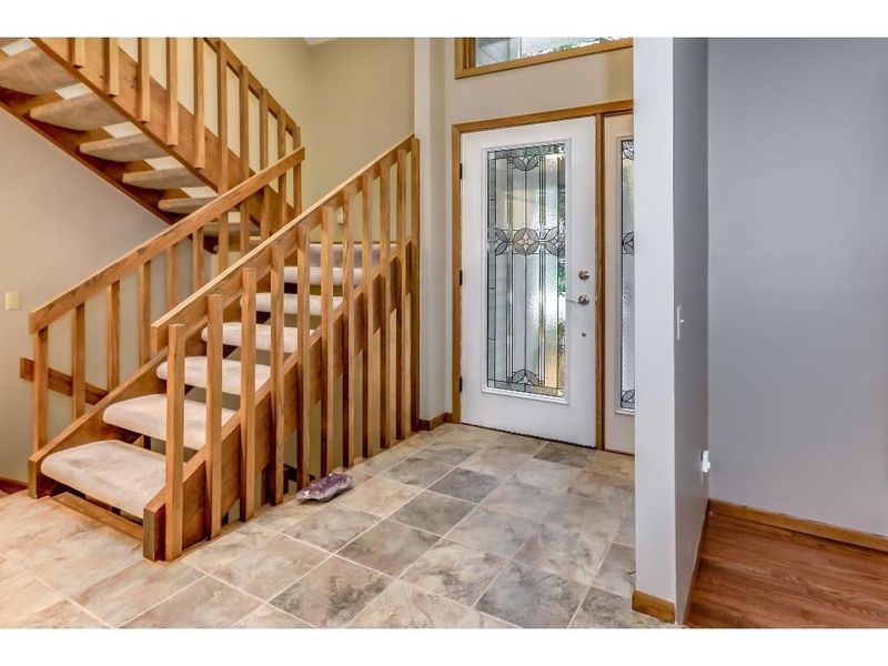 8921 138th Street Ct, Apple Valley, MN 55124
