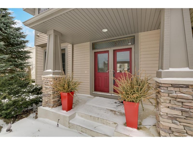 7663 Ridgeview Way, Chanhassen, MN 55317