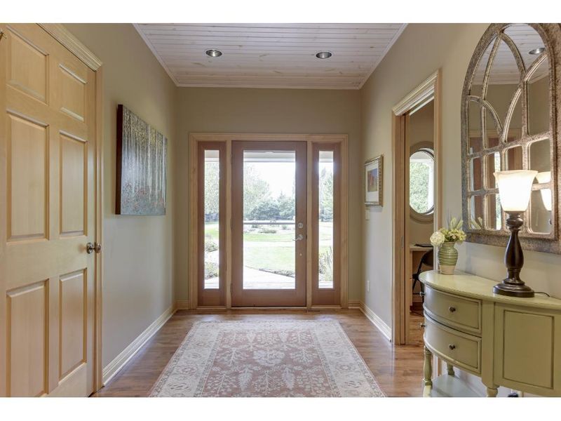 4760 Bayside Rd, Maple Plain, MN 55359