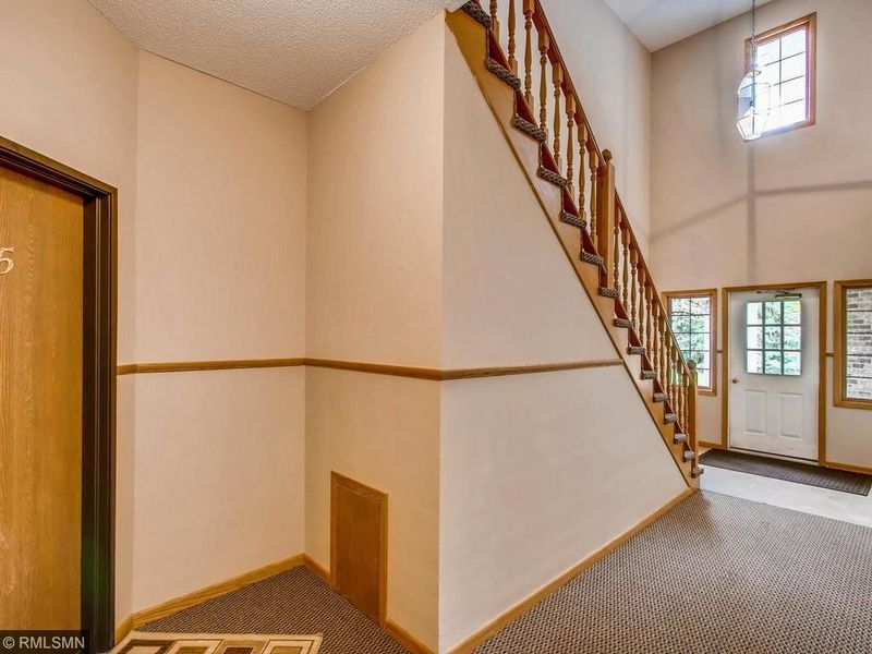 3545 Blue Jay Way #105, Eagan, MN 55123