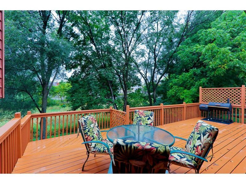 6340 7th St NE, Fridley, MN 55432