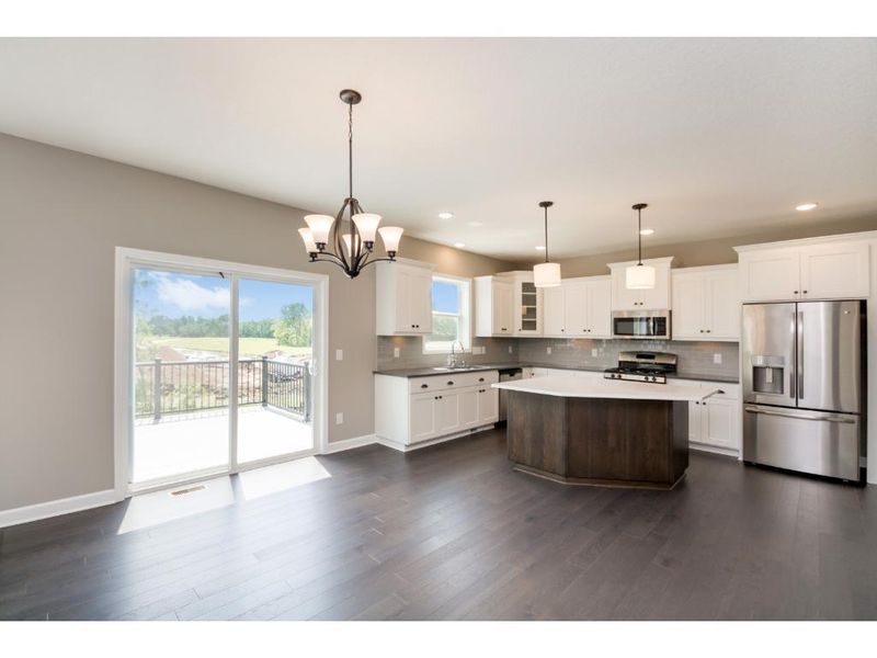 15331 Creekside Ln, Maple Grove, MN 55369