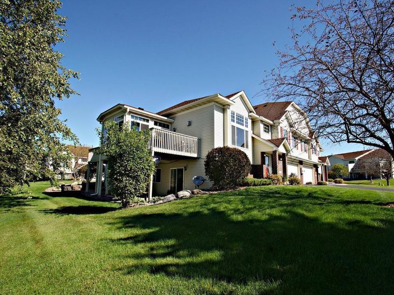 15673 Chestnut Way, Rosemount, MN 55068