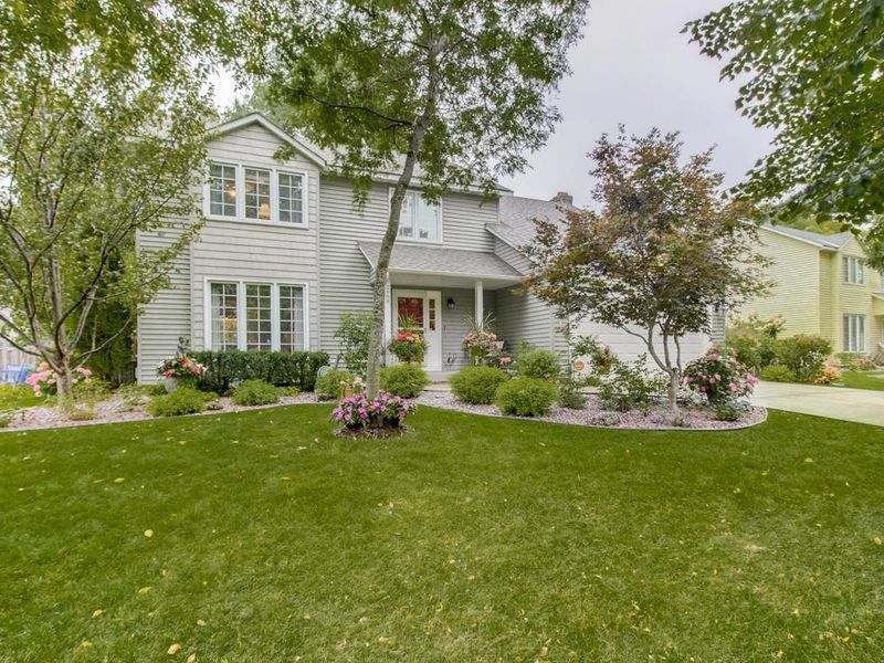 2668 Leyland Trl, Woodbury, MN 55125