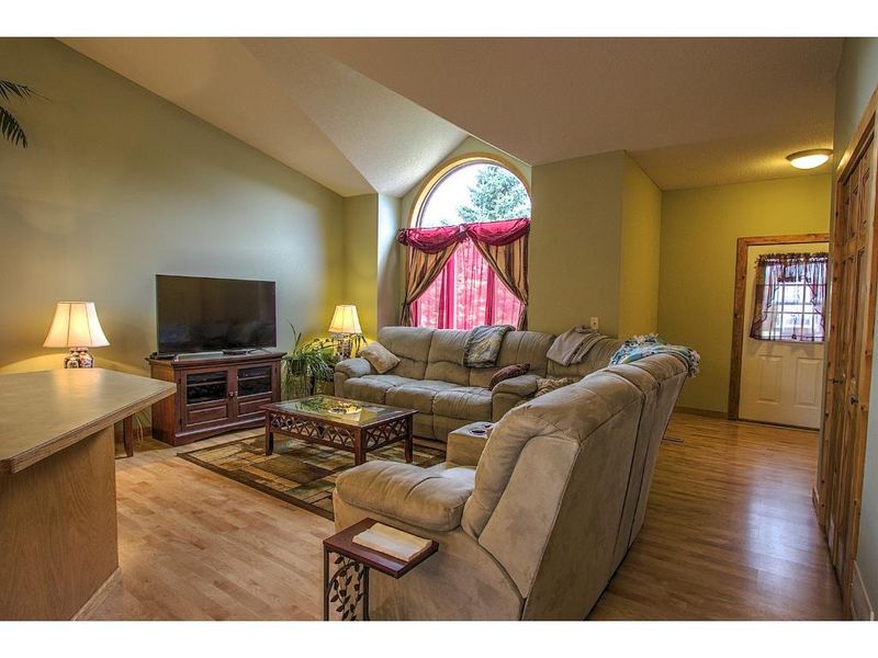 1394 Roosevelt St S, Cambridge, MN 55008