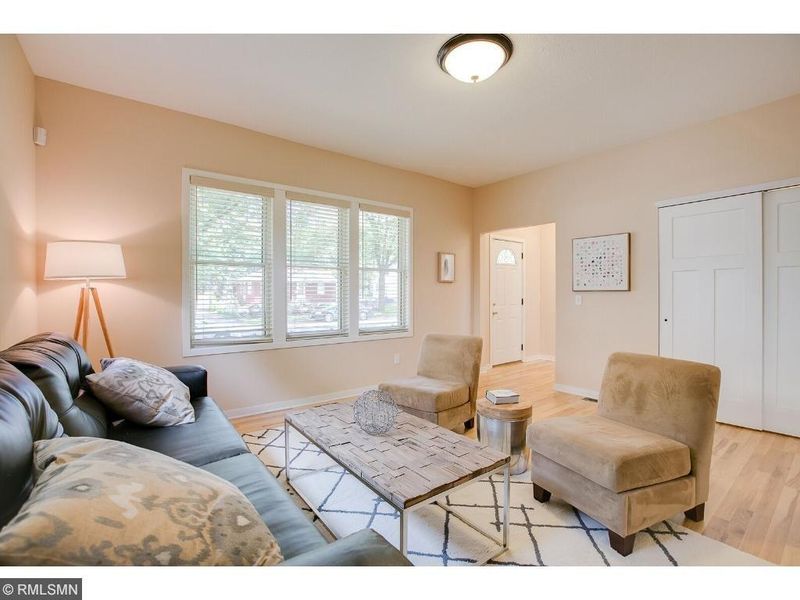 1185 Burr St, Saint Paul, MN 55130