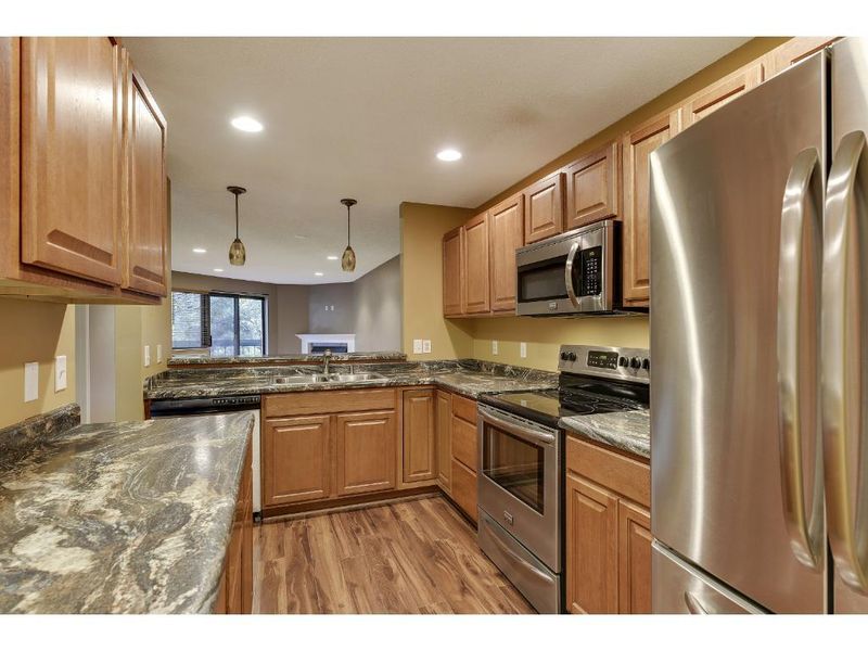 7625 Edinborough Way #2220, Edina, MN 55435