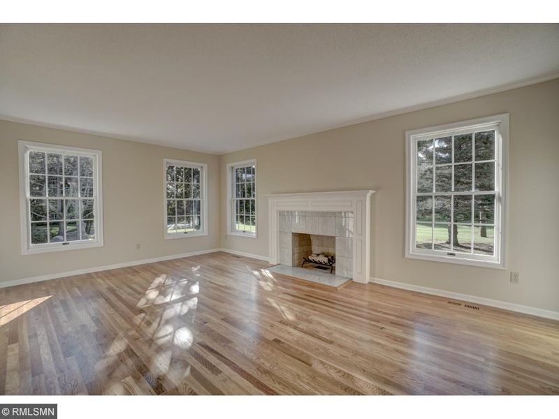 7 Evergreen Ln, North Oaks, MN 55127