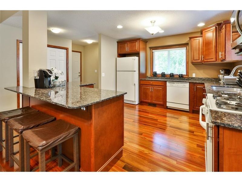 11373 Red Fox Dr, Maple Grove, MN 55369