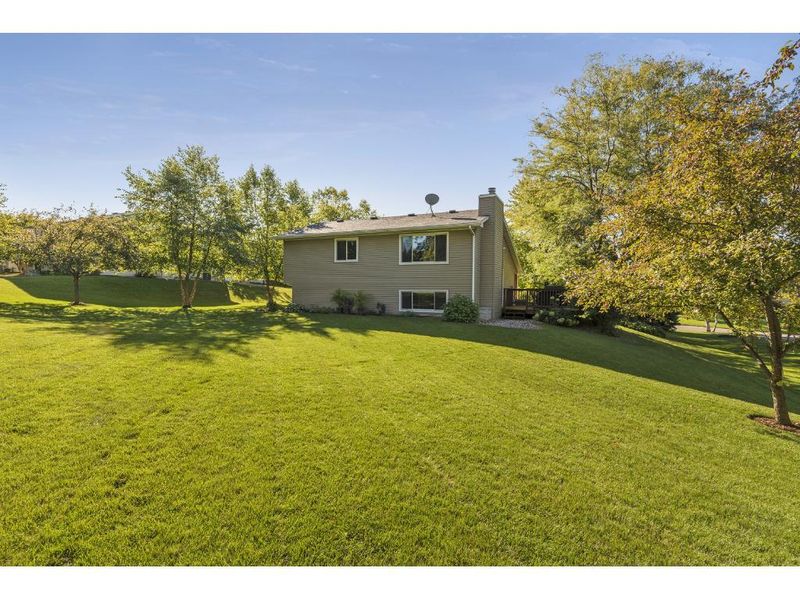 11710 44th Ave N, Plymouth, MN 55442