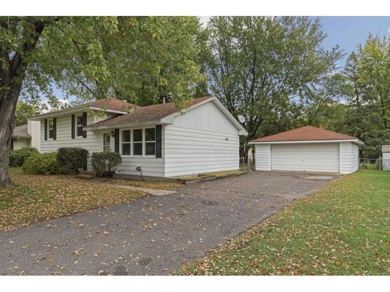 11421 Heather St NW, Coon Rapids, MN 55433