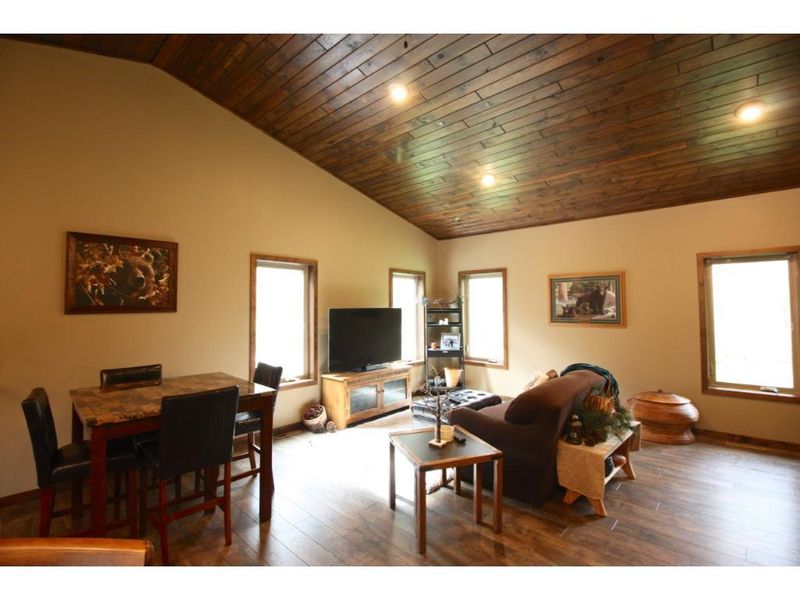 19325 Woods Edge Trl, Brainerd, MN 56401