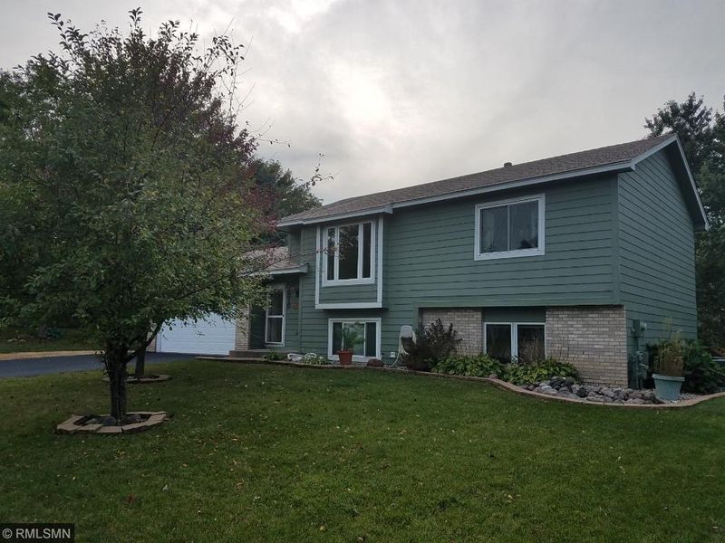 1316 Granite Ln N, Oakdale, MN 55128