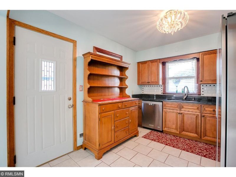 5051 Thomas Ave N, Minneapolis, MN 55430