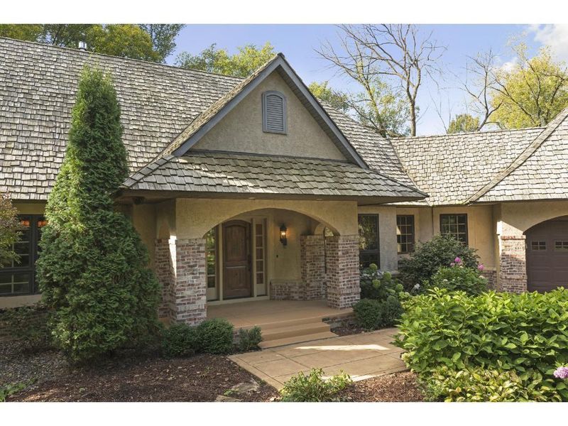 24155 Mary Lake Trl, Excelsior, MN 55331