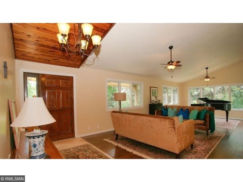 6102 Shamrock Dr, Madison Lake, MN 56063