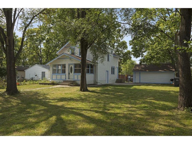 2718 16th Ave S, Minneapolis, MN 55407