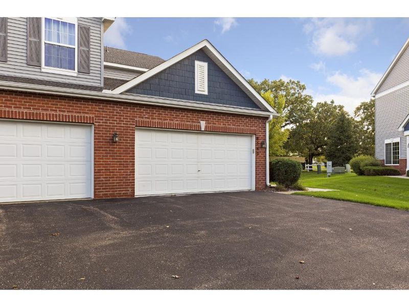 8542 Grove Cir, Shakopee, MN 55379