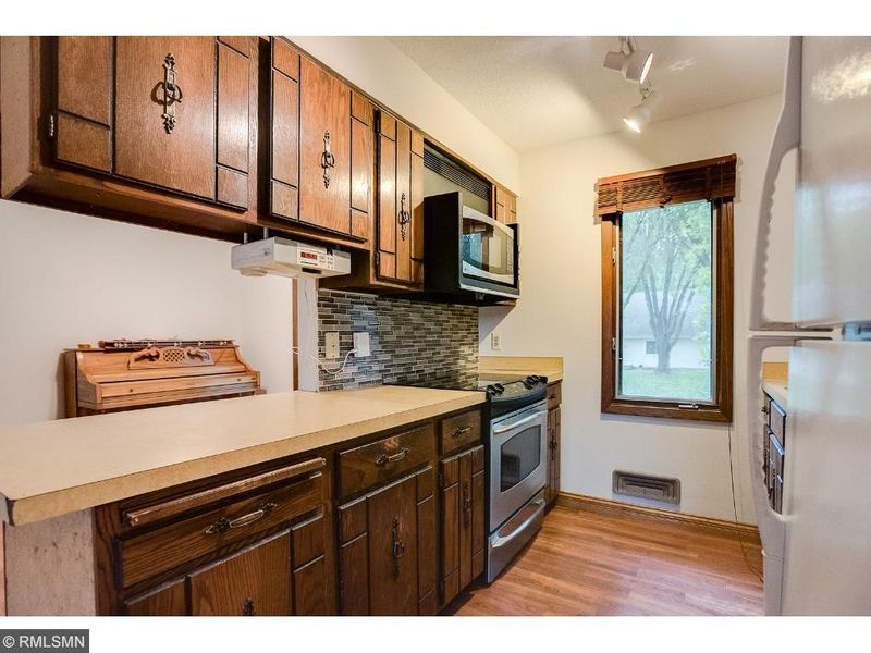 10335 Quaker Ln N, Maple Grove, MN 55369