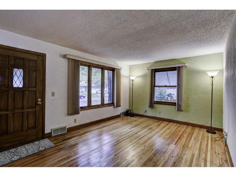 5036 5th St NE, Columbia Heights, MN 55421