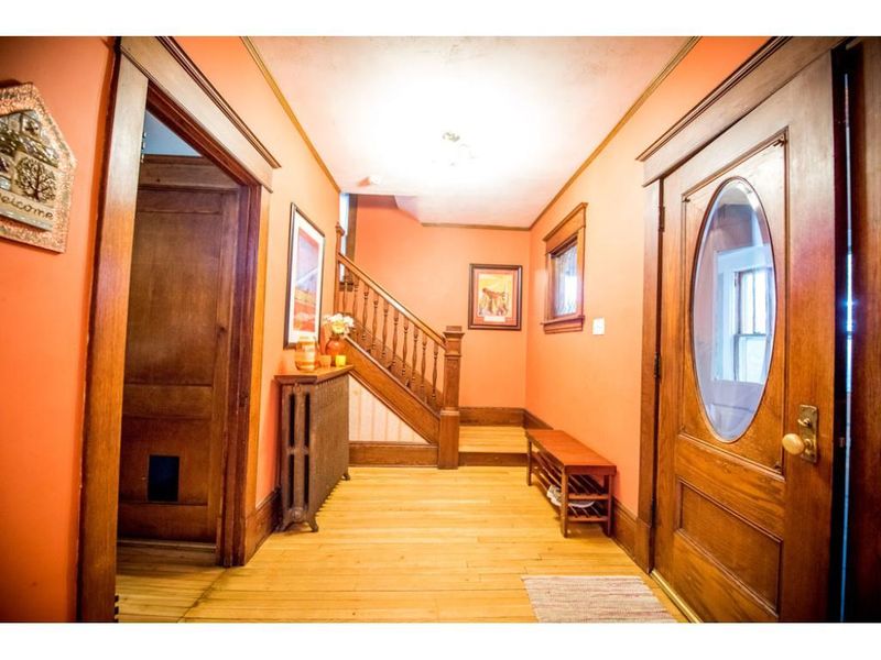 376 Herschel St, Saint Paul, MN 55104