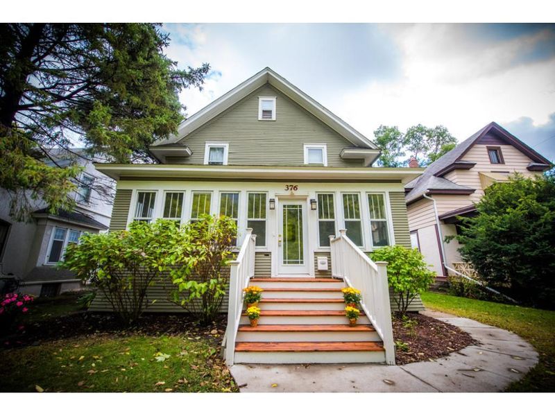 376 Herschel St, Saint Paul, MN 55104