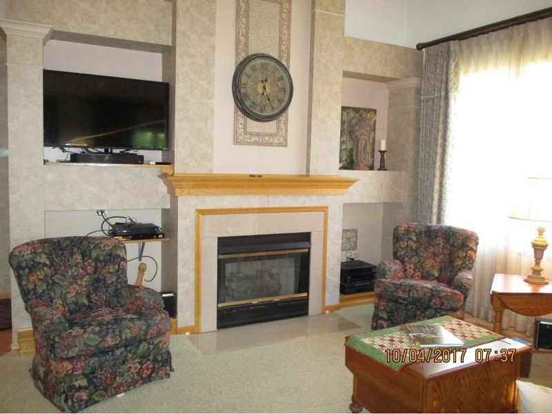 526 Old Steine Cir, New Brighton, MN 55112