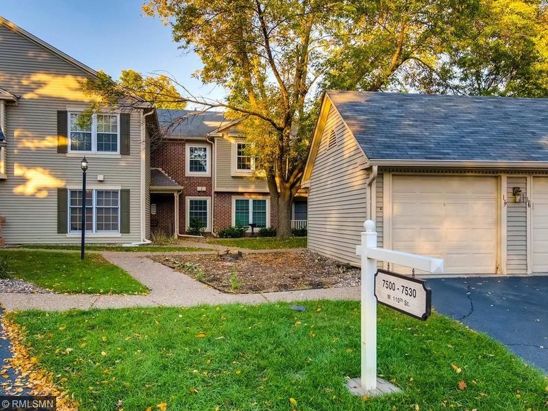 7526 W 110th St #7526, Bloomington, MN 55438