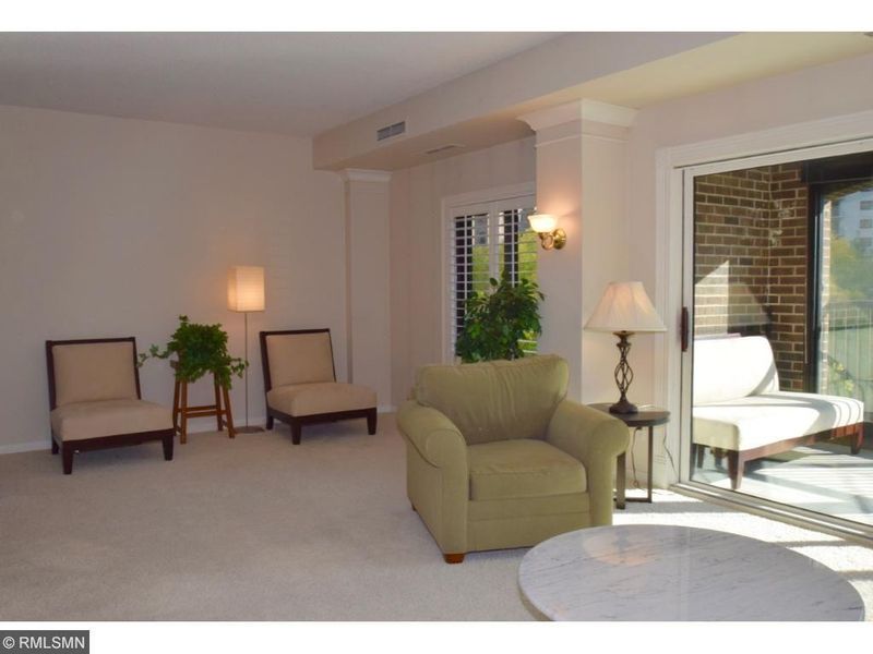 1235 Yale Pl #608, Minneapolis, MN 55403