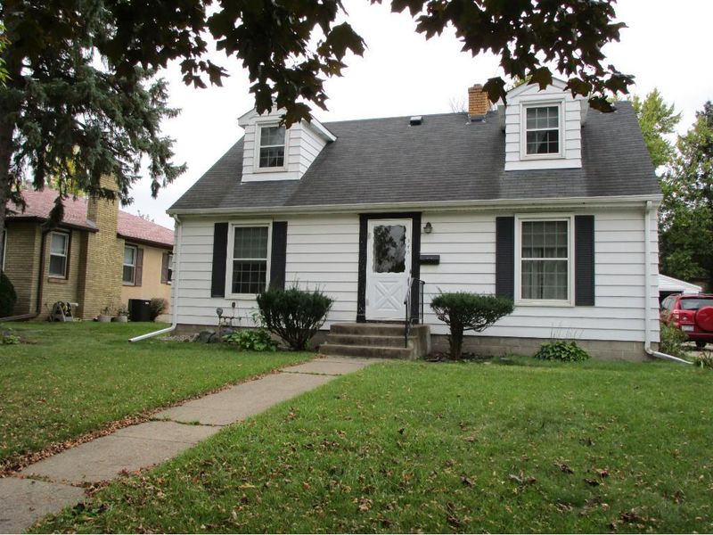 340 Ruby Dr, West Saint Paul, MN 55118