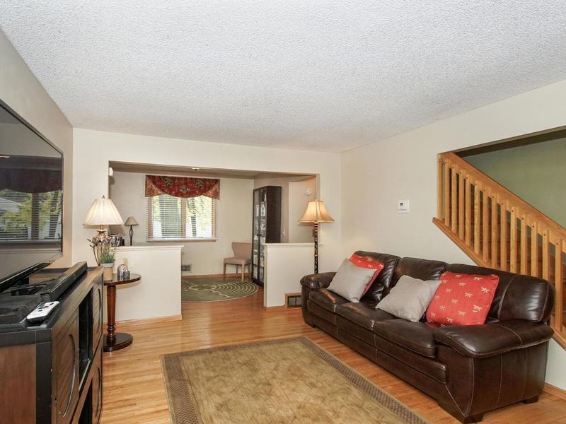 9157 35th Ave N, New Hope, MN 55427