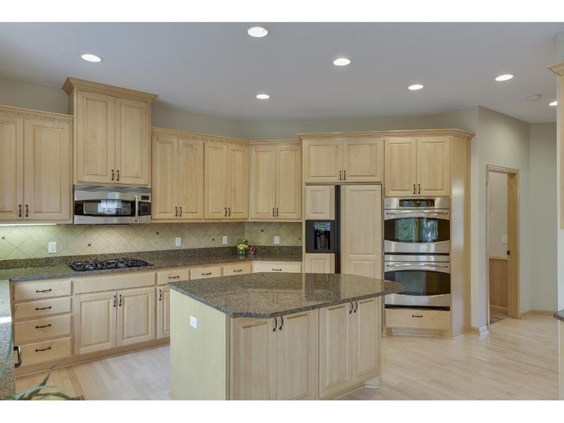 15972 72nd Pl N, Maple Grove, MN 55311