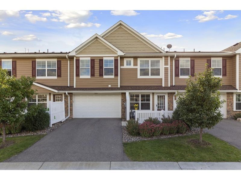 2135 Cedar Grove Trl, Eagan, MN 55122