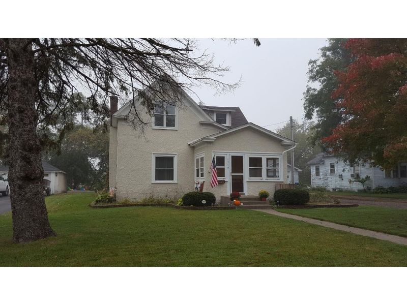 1215 Main St NW, Elk River, MN 55330