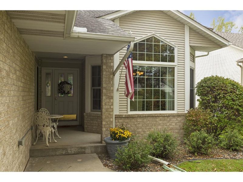 12882 Falcon Dr, Apple Valley, MN 55124