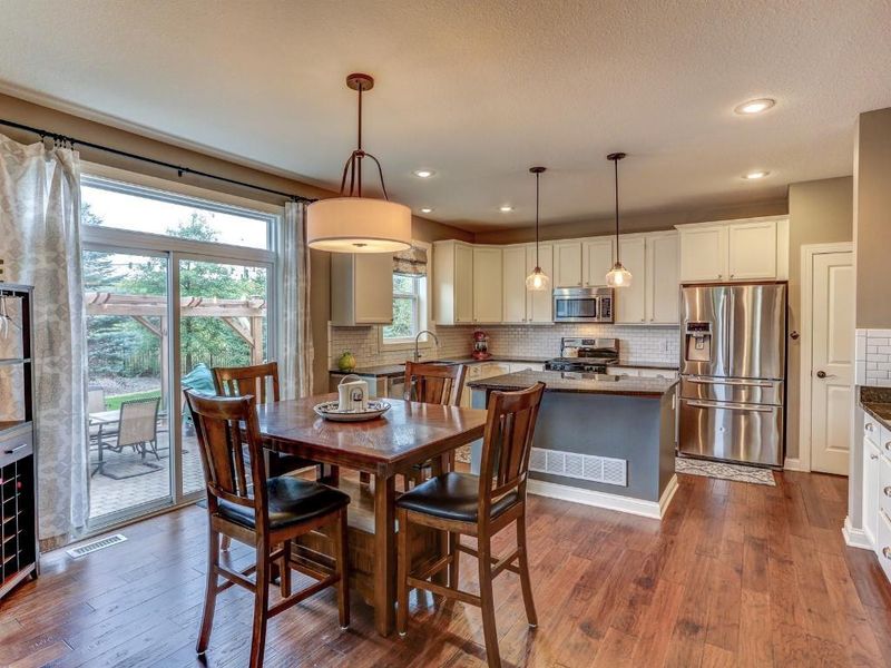 1840 Spring Creek Dr, Carver, MN 55315