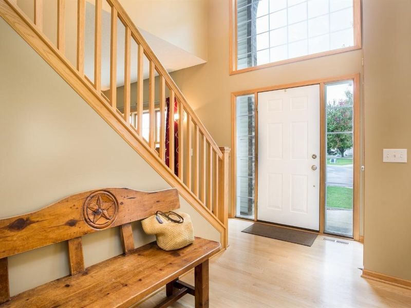 3207 Black Oak Dr, Eagan, MN 55121