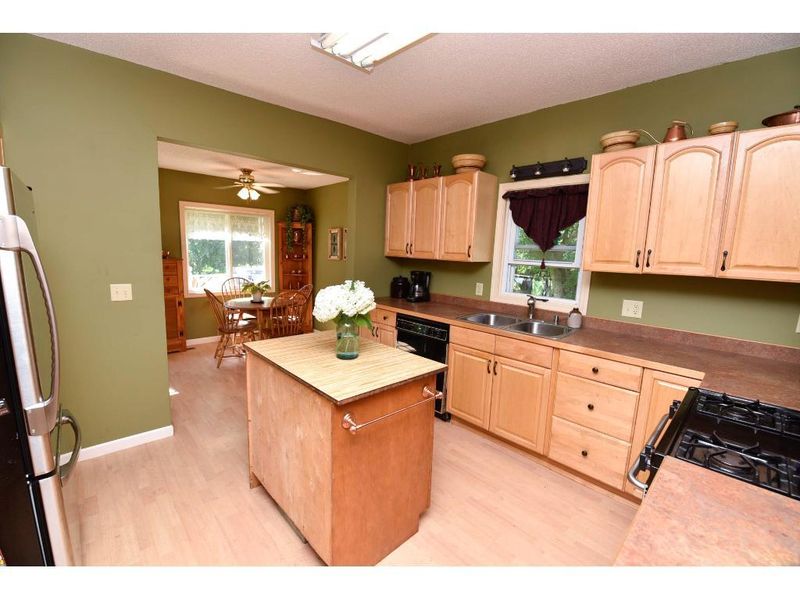 877 413th Ave NW, Braham, MN 55006