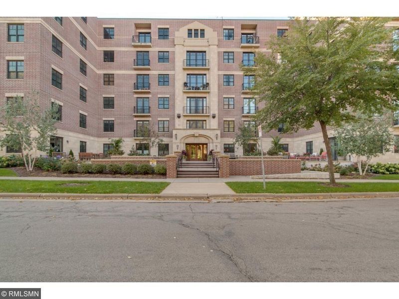 370 Marshall Ave #206, Saint Paul, MN 55102