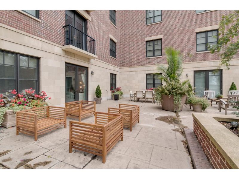 370 Marshall Ave #206, Saint Paul, MN 55102