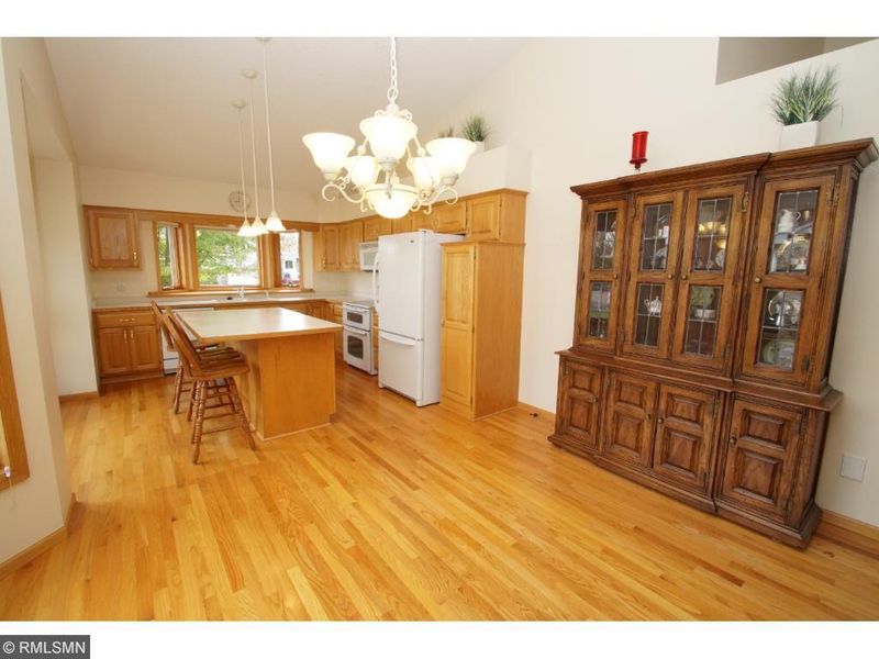 729 Crescent Curve, White Bear Twp, MN 55127