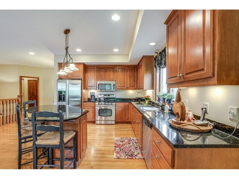 11927 Germaine Ter, Eden Prairie, MN 55347