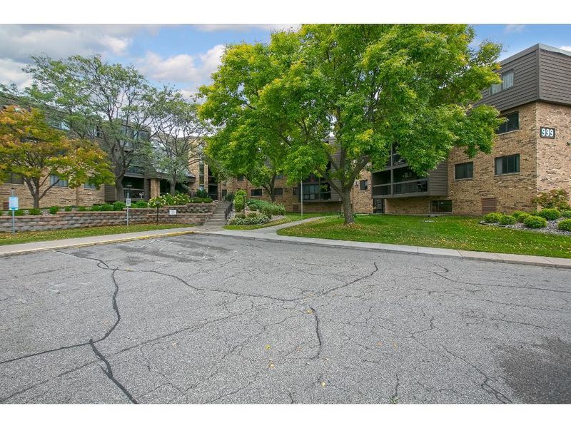 999 41st Ave NE #322, Columbia Heights, MN 55421