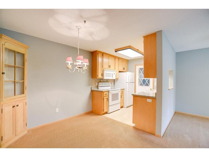 3165 Manitou Dr #6, White Bear Lake, MN 55110