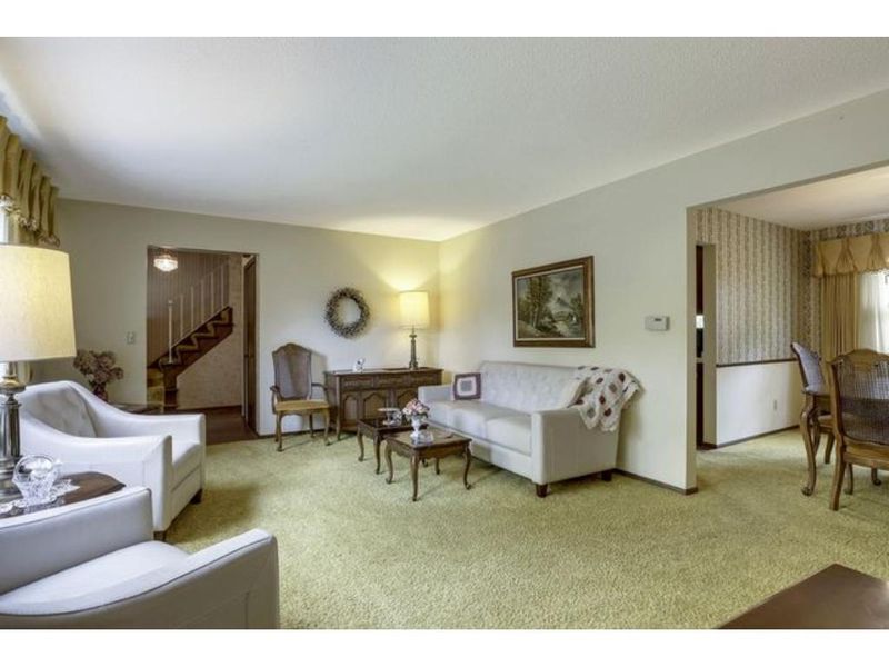 2967 Beebe Pw, Maplewood, MN 55109