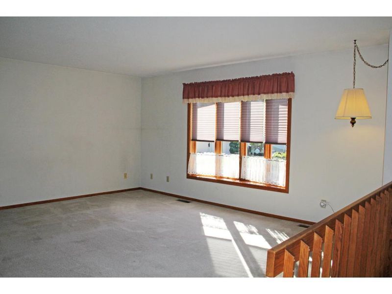 912 Minnesota St W, Cannon Falls, MN 55009