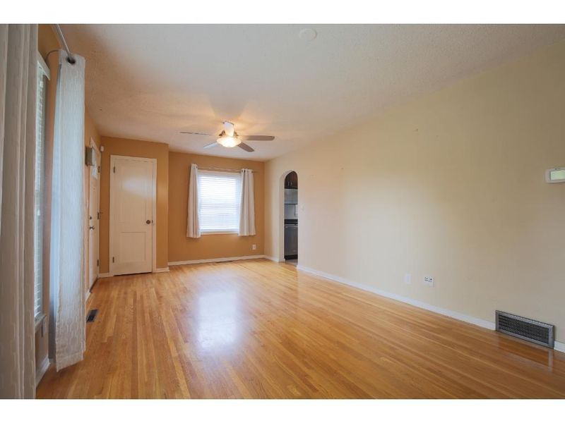 2063 Ivy Ave E, Saint Paul, MN 55119