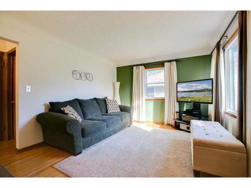 1021 Dayton Ave, Saint Paul Park, MN 55071